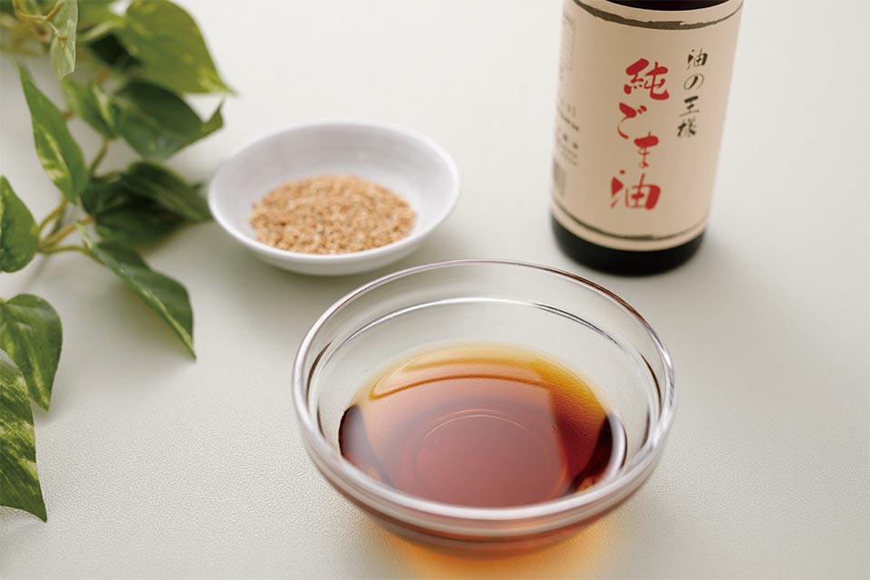 昭和24年創業の老舗「坂本製油」が作る100％純正のごま油