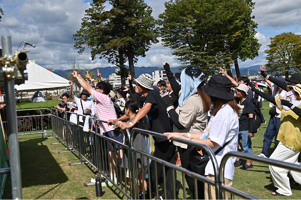 「人吉城跡周辺エリア」では社会実験のひとつとして、人吉・球磨地方初の野外音楽フェスを開催。こうした社会実験で得られたデータをもとに、各エリアの将来イメージをより具体的にしていきます