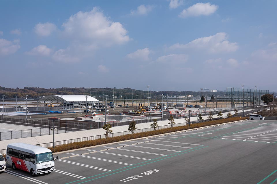 完成間近の「くまモンアーバンスポーツパーク」(2月初旬撮影)。その東側には照明設備のある多目的グラウンドも整備されています