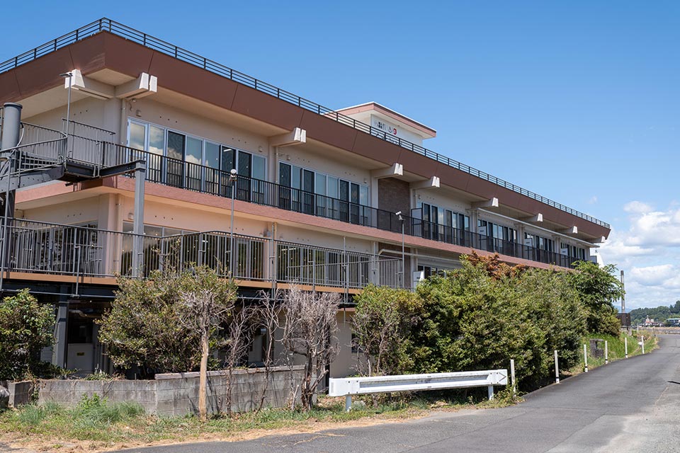 「くまりば」は、ちょうど人吉城跡の対岸に位置し、江戸時代には相良藩の下屋敷(藩主やその家族が公務を離れて休息をとる別邸)があった場所
