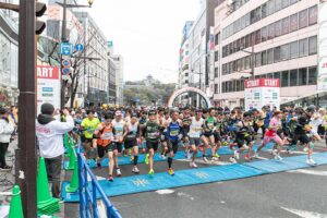 熊本城マラソンは、フルマラソンの制限時間が7時間と比較的長く、初心者からベテランまで挑戦しやすい大会